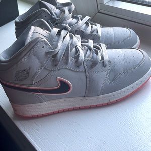 Jordan ones good quality I don’t wear it women’s size 7 in UK